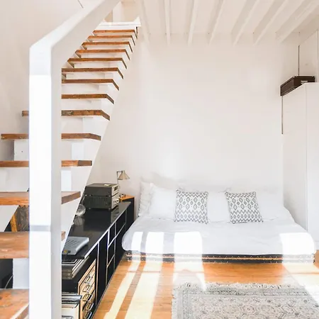 Guestready -- Boho-minimalist Loft In The Village-like Batignolles