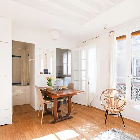 아파트 Guestready -- Boho-minimalist Loft In The Village-like Batignolles